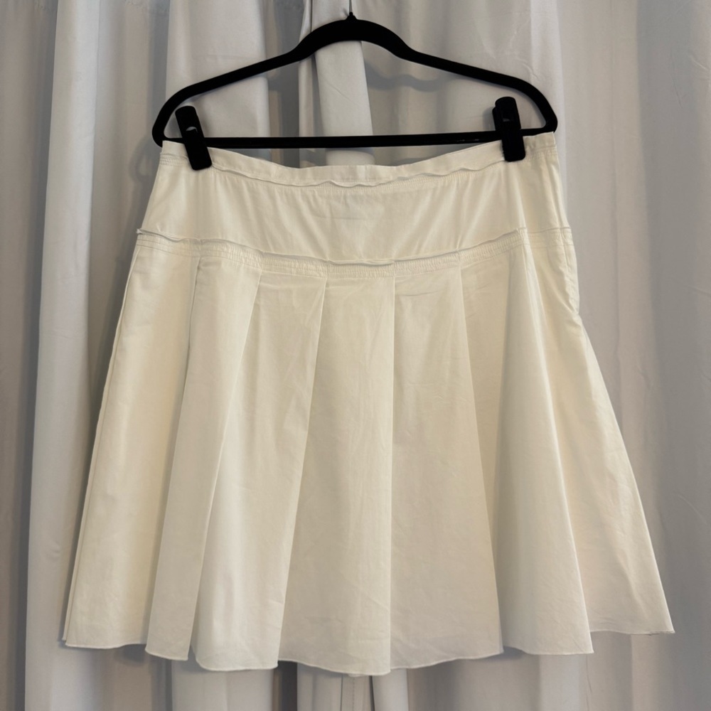 BCBG Max Azria White Pleated Skater Skirt A Line Lined Womens 12